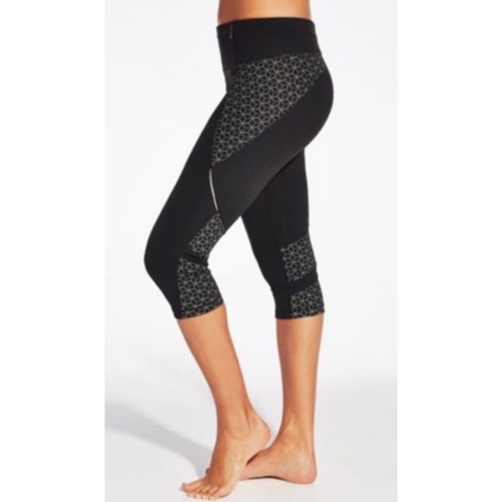 NWT CALIA BY CARRIE UNDERWOOD CAPRI LEGGINGS